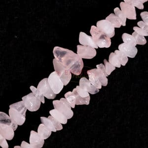 Rose quartz splinters 5 x 8 mm, 1 strand