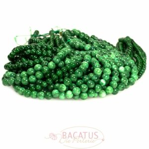 Jade plain round shiny shades of green approx. 4-10mm, 1 strand