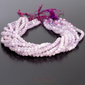 Lavender amethyst plain round faceted approx. 6-8 mm, 1 strand